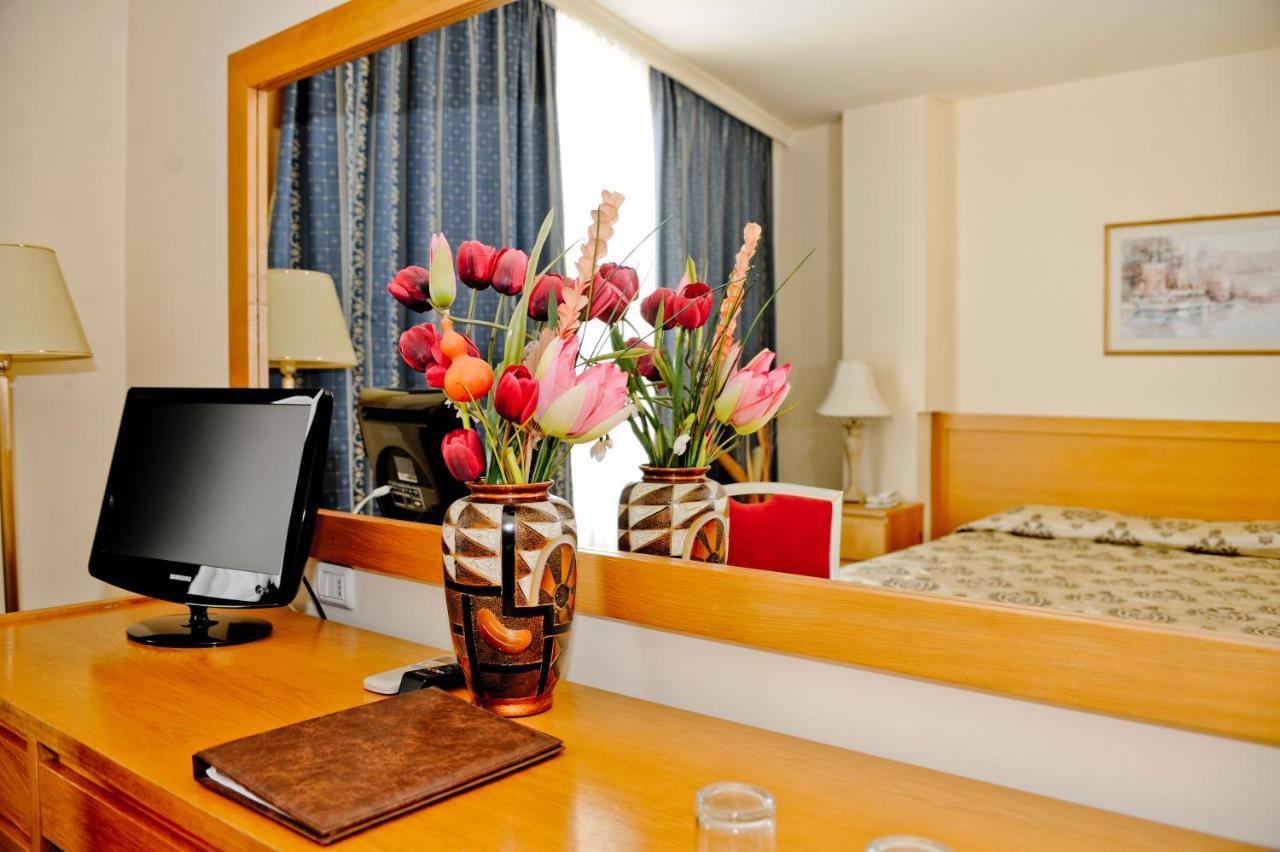 Hotel Doro City Tiranë Ngoại thất bức ảnh