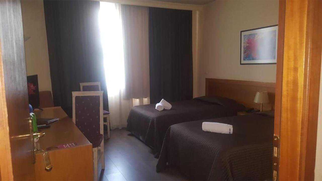 Hotel Doro City Tiranë Ngoại thất bức ảnh