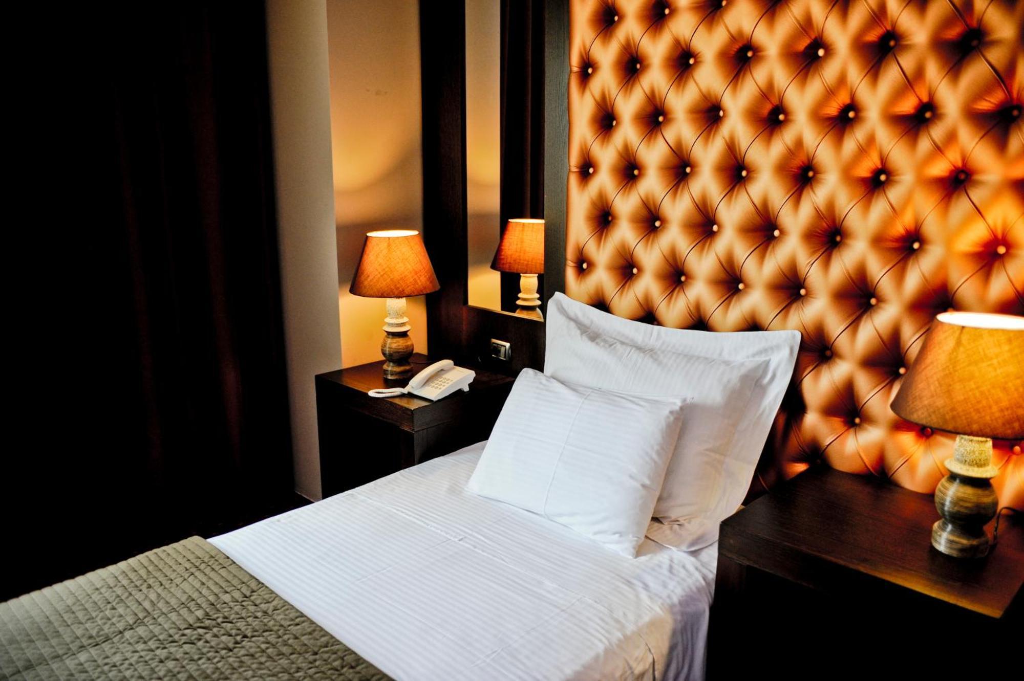 Hotel Doro City Tiranë Ngoại thất bức ảnh