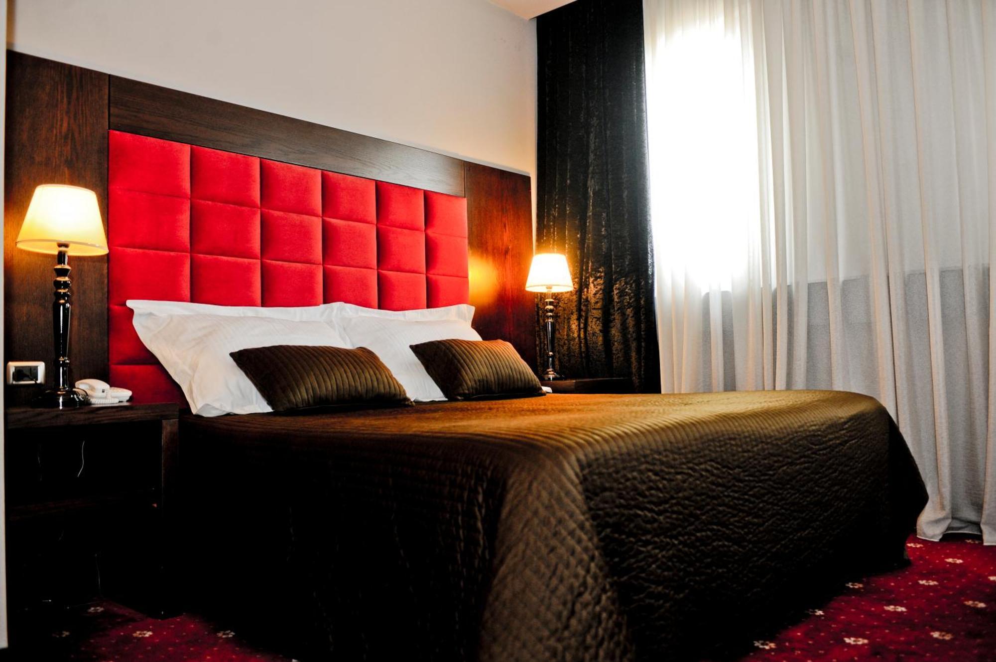 Hotel Doro City Tiranë Ngoại thất bức ảnh