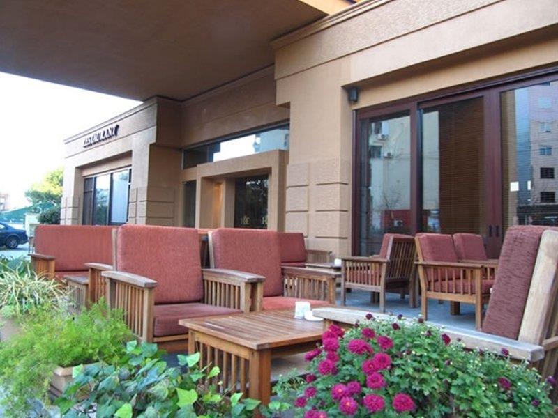 Hotel Doro City Tiranë Ngoại thất bức ảnh