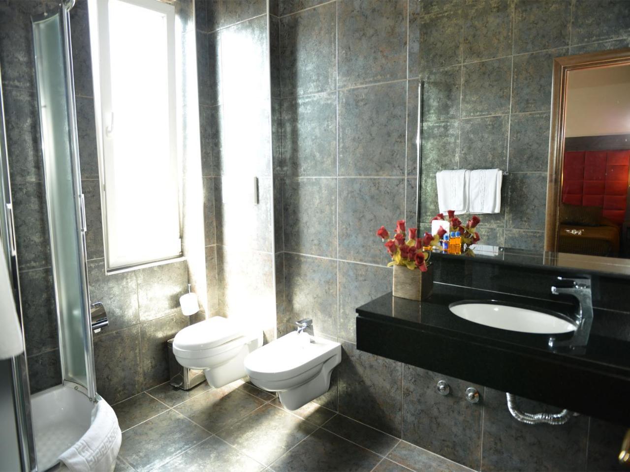 Hotel Doro City Tiranë Ngoại thất bức ảnh